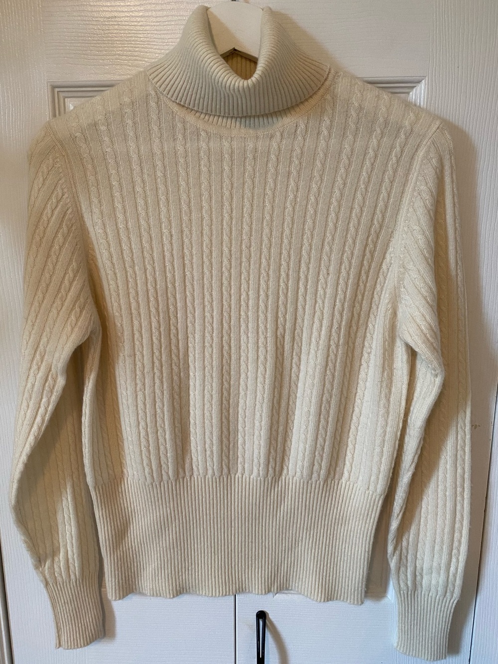 Cashmere Deane & White 100% Cashmere fine cable knit turtleneck sweater Cream S